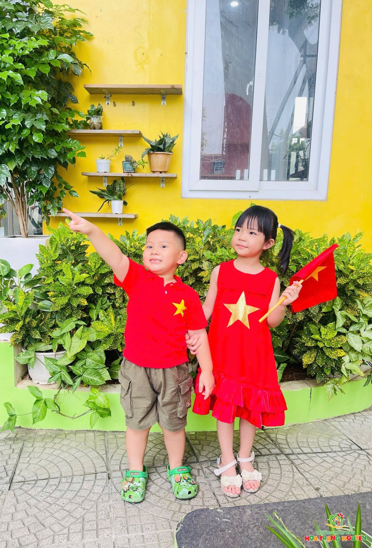 Rực rỡ sắc đỏ tự hào Việt Nam tại Hoa Trạng Nguyên